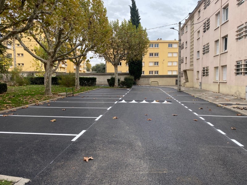 Réfection d’un parking privé de résidence en enrobé noir à Aix en provence