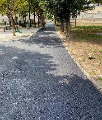 Réfection d'une voirie en enrobé noir sur LES CAILLOLS