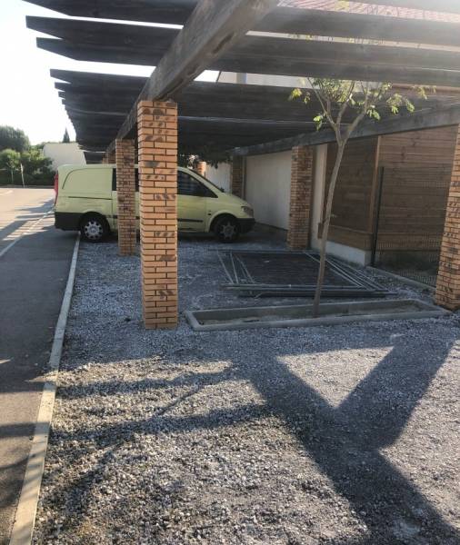 Chantier jardins bois au SALINS DE GIRAUD et enrobé noir