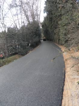 Après réalisation de la voie en enrobé à Gardanne