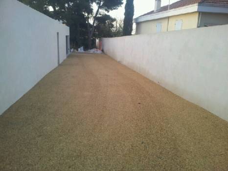 Bicouche décoratif pour accès à une villa Dans les Bouches du Rhône