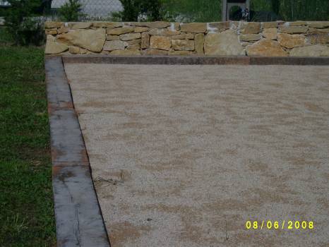 Aménagement extérieur avec création d'un terrain de boule près d'Aix en Provence.