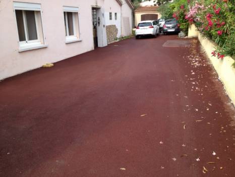 Création d’aménagement de parking villa en enrobe à Meyreuil.
