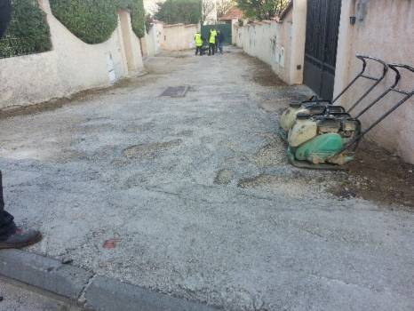 Réfection d'une voie en enrobé noir à chaud dans une copropriété à Istres dans les Bouches du Rhônes 13