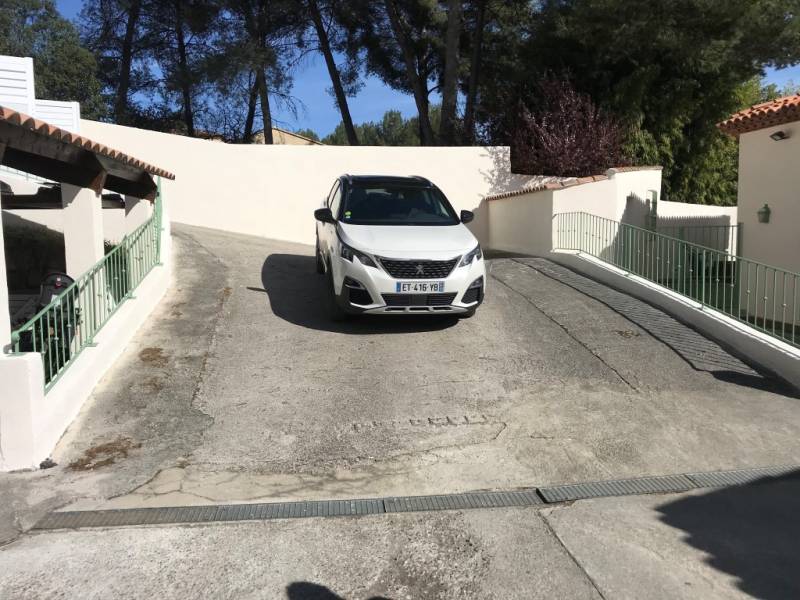 Accès d'une villa chez un particulier sur Bouc-Bel-Air