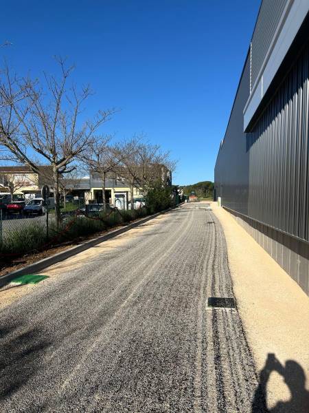 Réalisation d'une voirie en enrobé type BBSG noir dans la commune de Callian