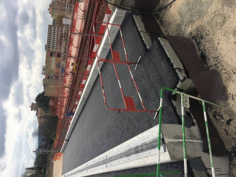 Chantier sur étanchéité d’un pont en enrobé noir à AIX-EN-PROVENCE.
