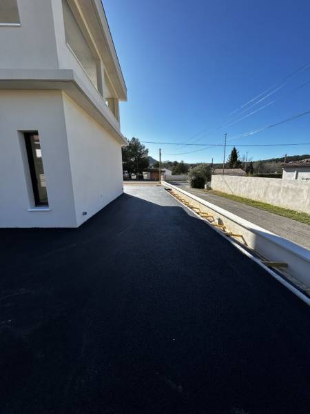 Réalisation d'un parking pour des bureaux, dans la commune de Ventabren