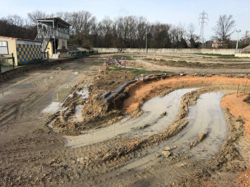 Réfection d'un circuit de karting sur 1500 m2 en ENROBE NOIR 0/6 sur Marseille Quartier St Menet