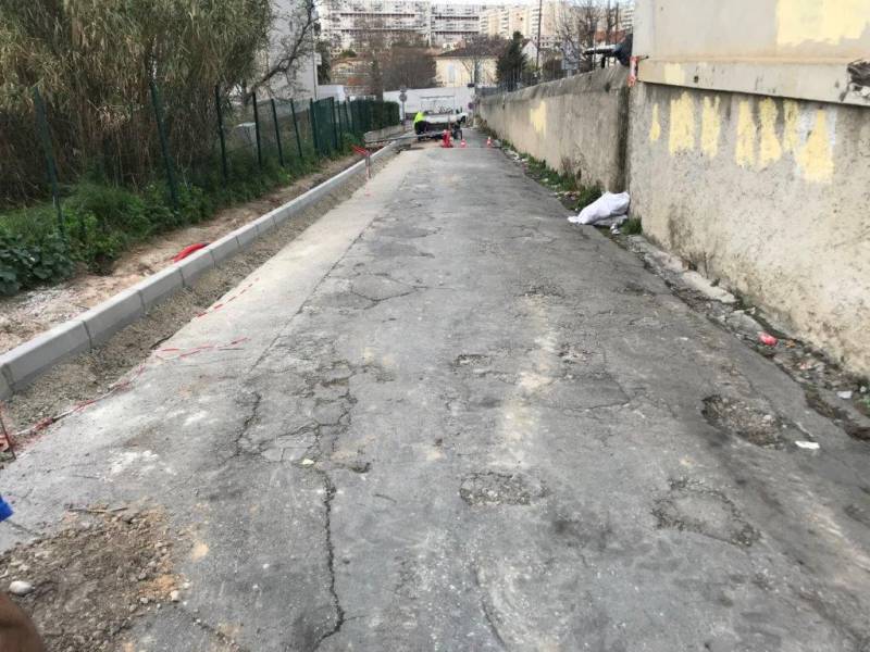 Réalisation d'un chemin d’accès en Enrobe noir sur Marseille dans le quartier des Marronniers