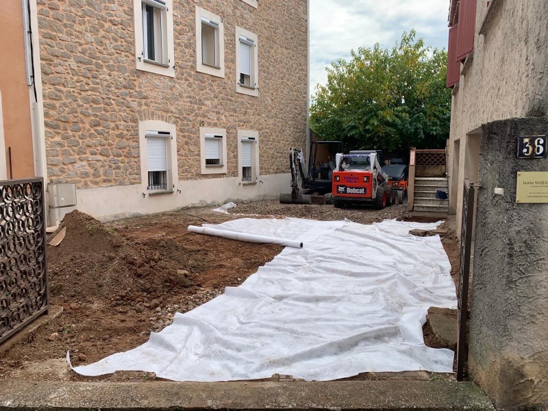 Réfection de cour en gravier drainant à Rousset