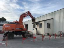 Destruction d'un bâtiment Point P LUYNES