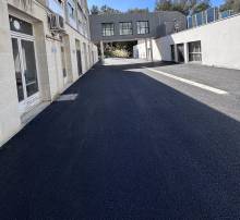 Réalisation d'une voie et parking en enrobé dans un Hôpital psychiatrique à Allauch