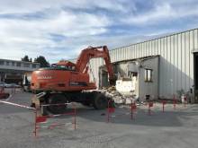 Destruction d'un bâtiment Point P LUYNES