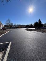 Réalisation d'un enrobé 0/10 dans un lotissement neuf à Plan de Cuques