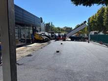 Réalisation en enrobé d'un parking de garage automobile à la Ciotat