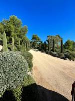 Bicouche d'allées d'un domaine sur Verneygues finition gravier Bellegarde.