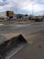 Remise en état d'une voirie en enrobé, à Plan de Campagne