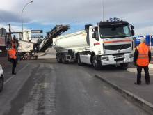 Remise en état d'une voirie en enrobé, à Plan de Campagne