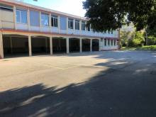 Création d'une cour de récréation de 2500 m2 dans une école de Marseille