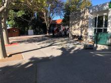 Création d'une cour de récréation dans une école de Marseille