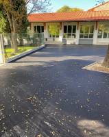 Création d'une cour de récréation dans une école de Marseille