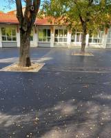 Création d'une cour de récréation dans une école de Marseille
