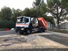 Réalisation d'un parking et d'un chemin en enrobé noir sur AURIOL