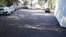 Réalisation d'un parking et d'un chemin en enrobé noir sur AURIOL