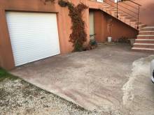 Réfection d'une entrée de villa en enrobé avec bordure sur Meyreuil.